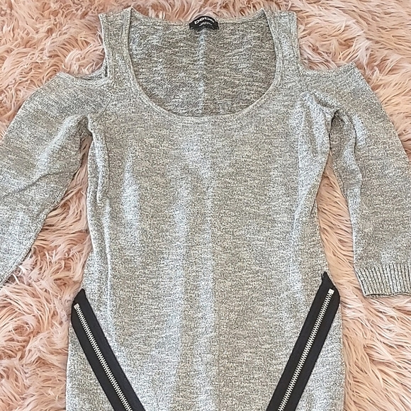 BeBe Cold Shoulder Sweater Silver Sparkle XS 3/4 Sleeve Decorated W ith Zippers - Picture 2 of 8